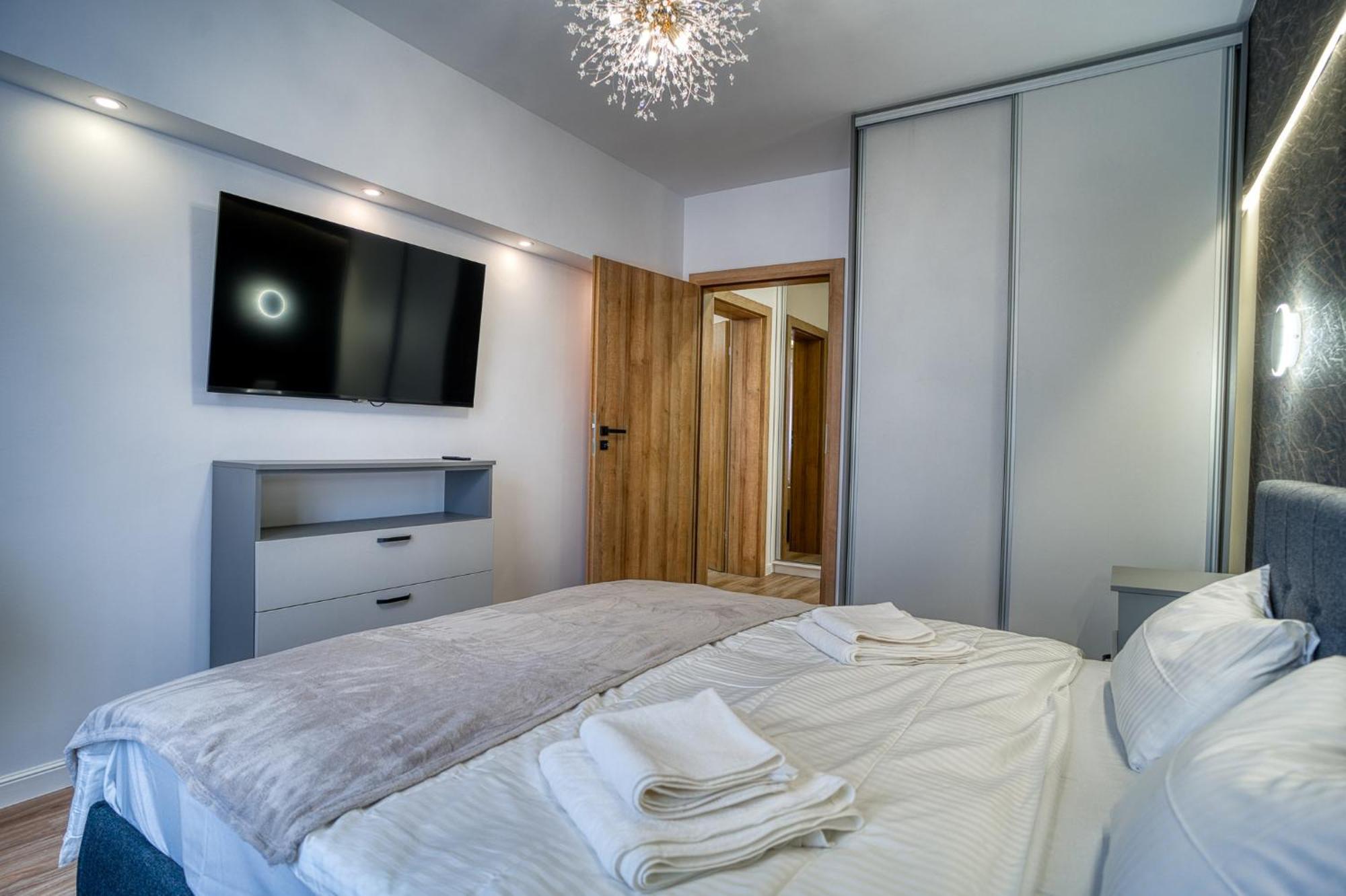 City Chic Retreat: Newly Renovated 1Br Apartment Bukarest Exterior foto