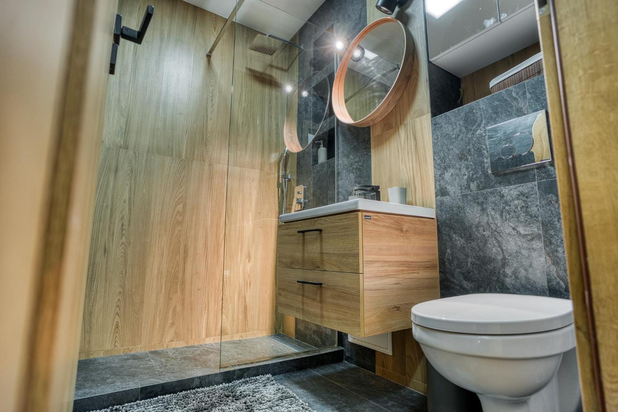 City Chic Retreat: Newly Renovated 1Br Apartment Bukarest Exterior foto